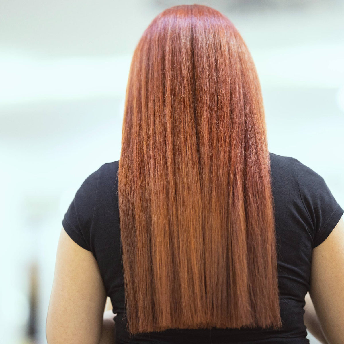 Sleek, glass-like straight hair with mirror shine – Keratin smoothing
